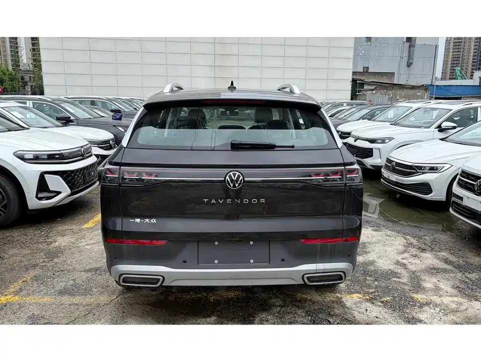 Volkswagen Tavendor 2026 330TSI Luxury Edition
