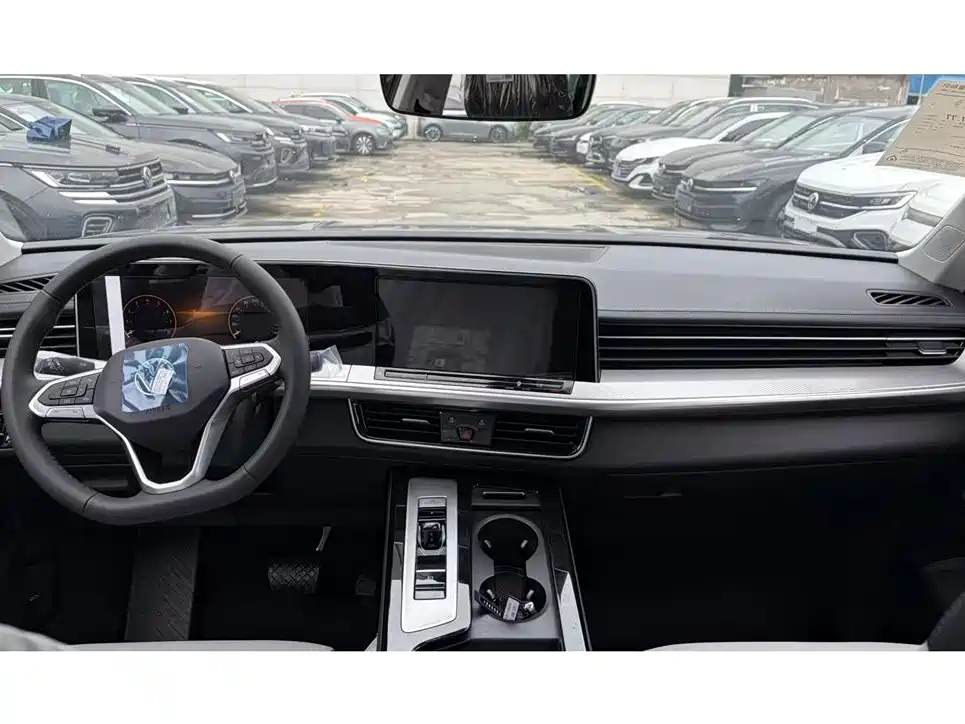 Volkswagen Tavendor 2026 330TSI Luxury Edition