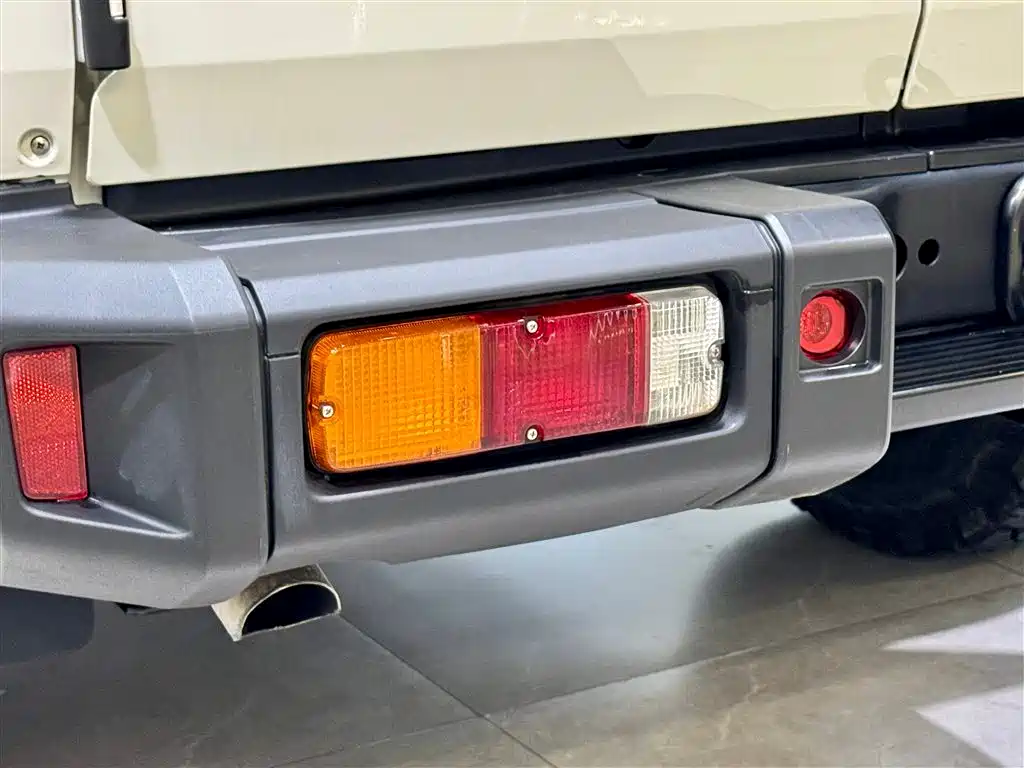 Land Cruiser LC76 2024 4.0L Automatic