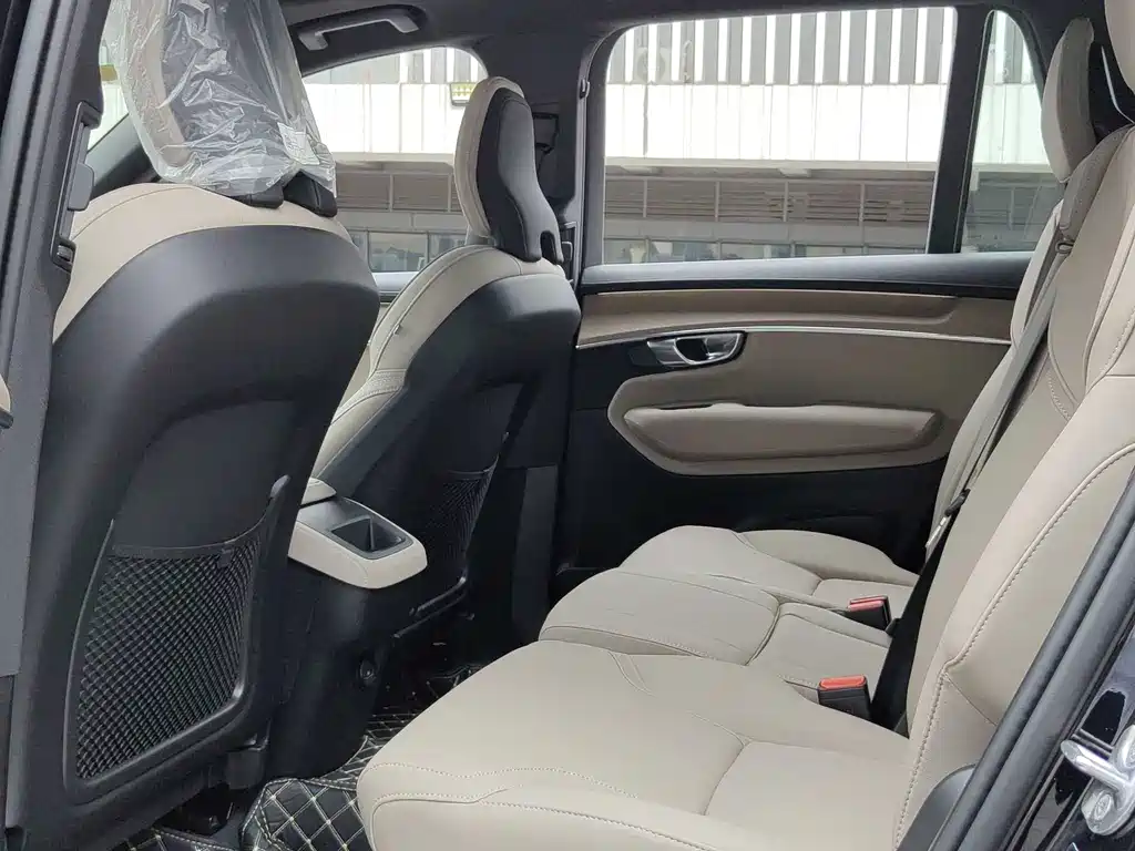 Volvo XC90 B5 AWD Core 5-Seater