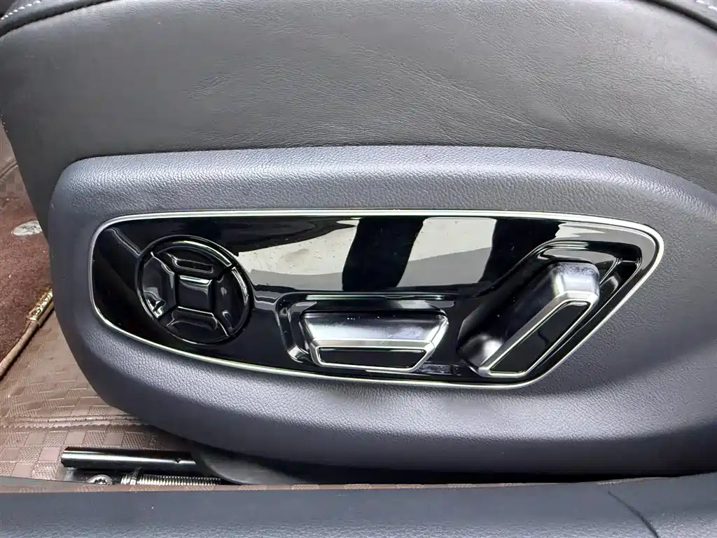 Audi A8L 50 TFSI quattro