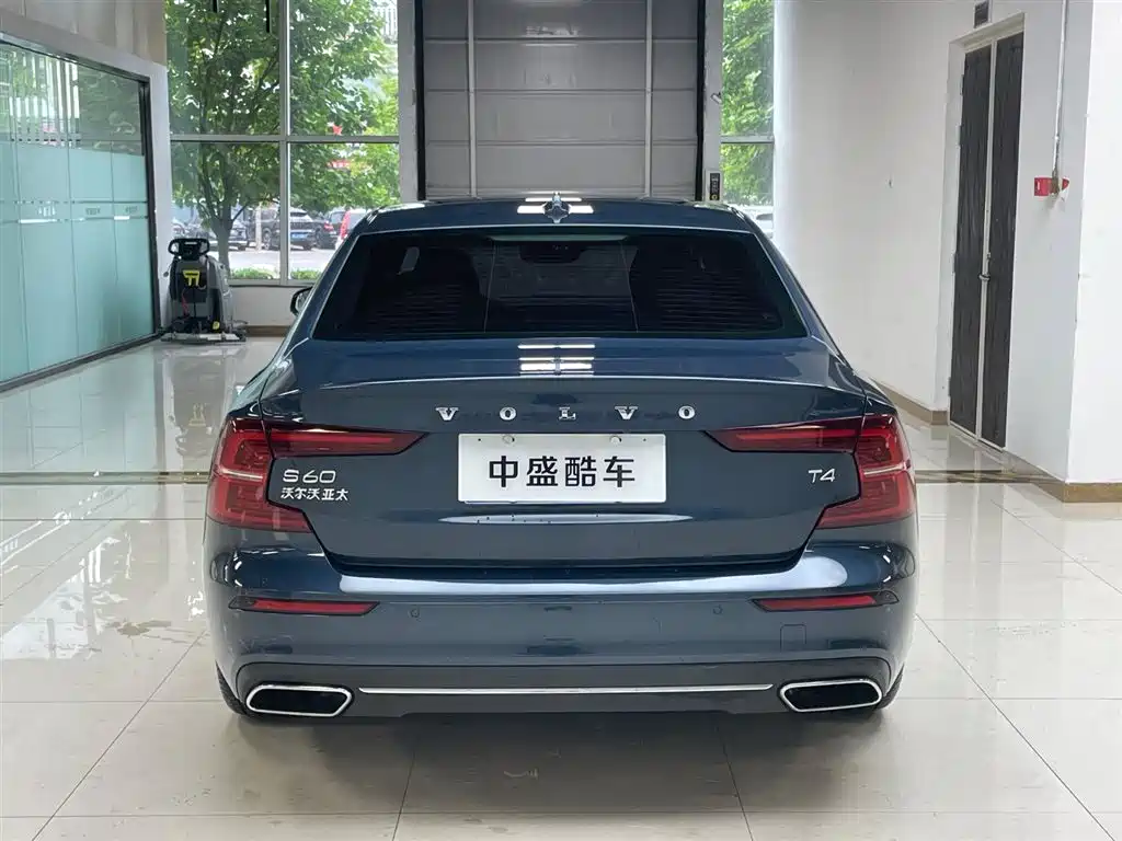 Volvo S60 2021 T4 Momentum
