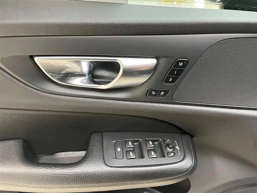 Volvo S60 2021 T4 Momentum