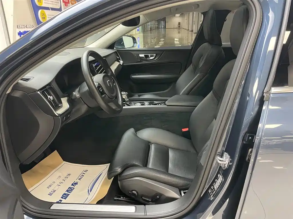 Volvo S60 2021 T4 Momentum