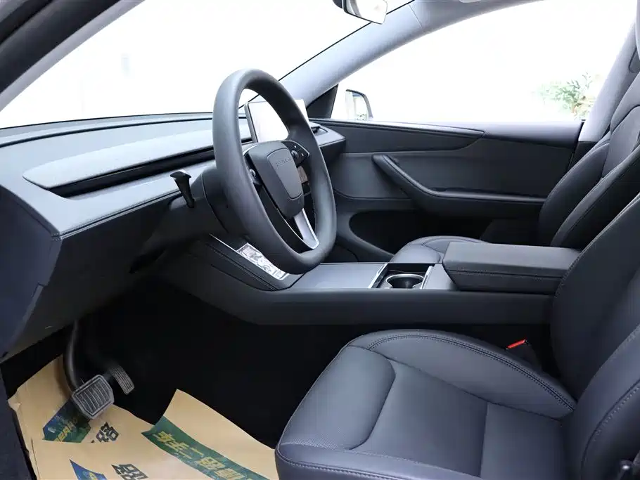 Model Y 2025 Rear-Wheel Drive