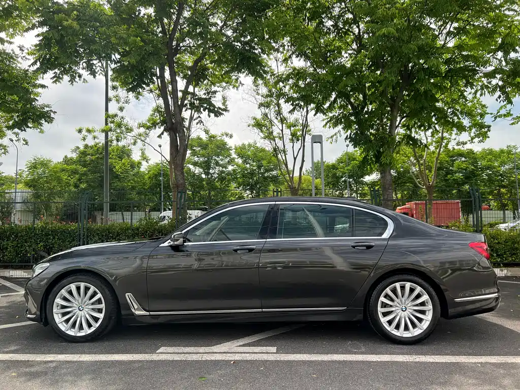 BMW 7 Series 2017 740Li Leading Edition