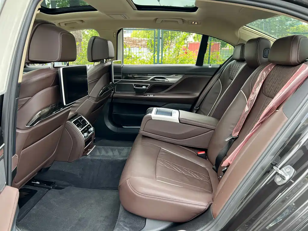 BMW 7 Series 2017 740Li Leading Edition