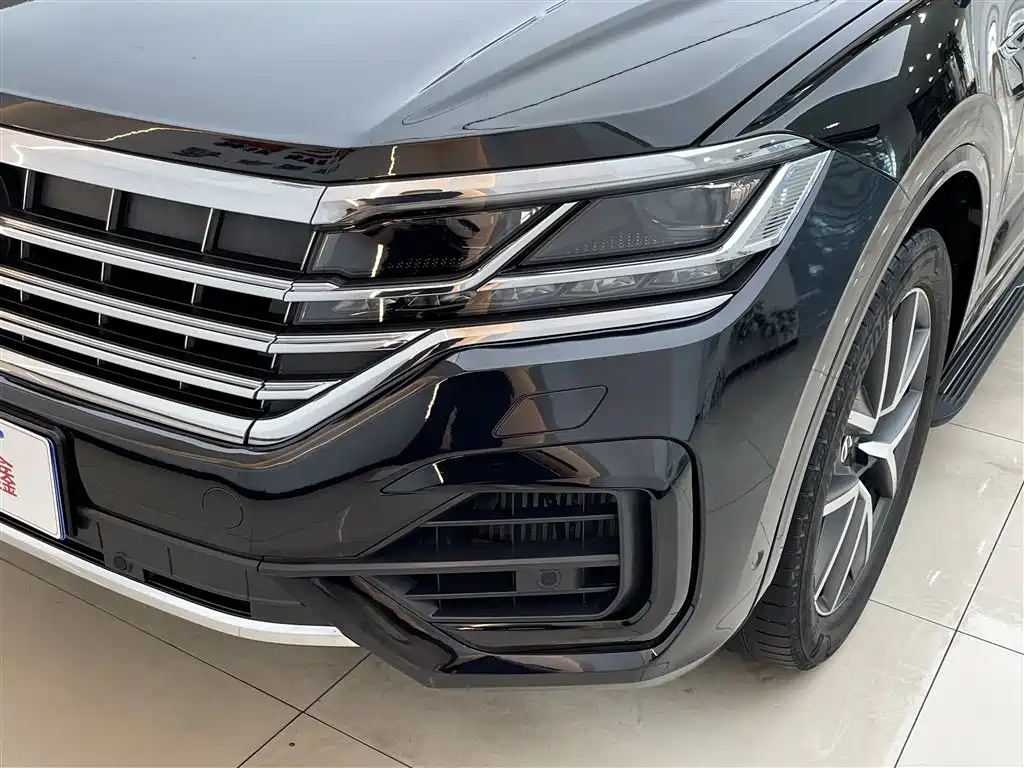 Volkswagen Touareg 2023 3.0TSI Sharp Edition Classic Sport Package