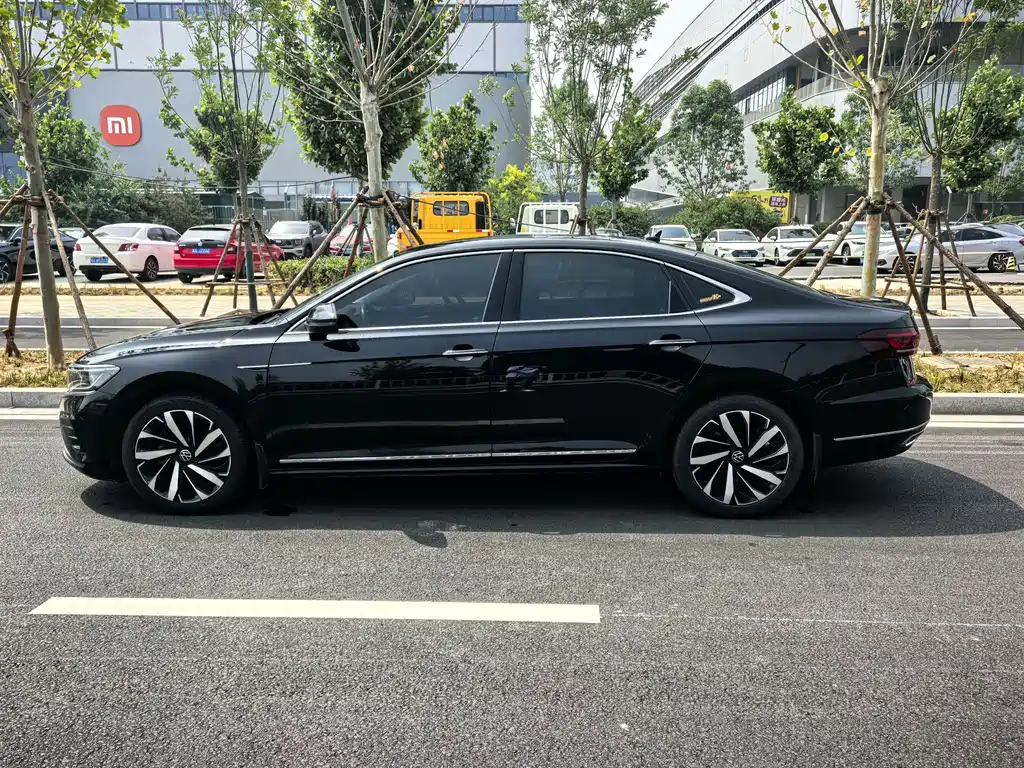 Volkswagen Passat 2022 330TSI Luxury Edition