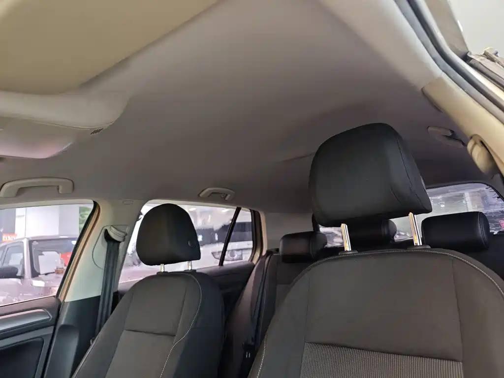 Volkswagen Golf 2015 1.6L Automatic Fashion