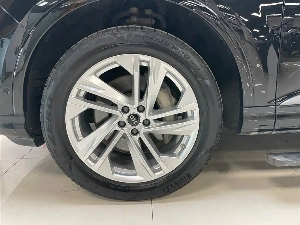 Audi Q7 2023 45 TFSI quattro S line Sport