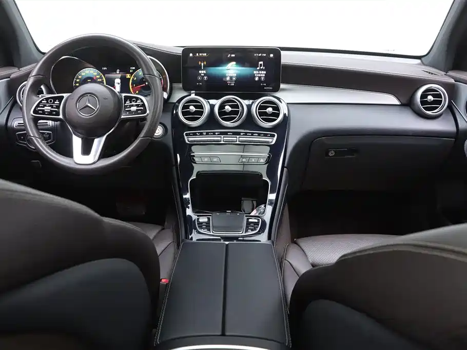 Mercedes-Benz GLC 2021 GLC 260 L 4MATIC Dynamic
