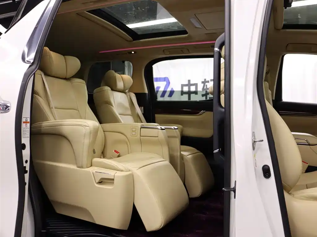 Alphard 2015 3.5L Luxury Edition