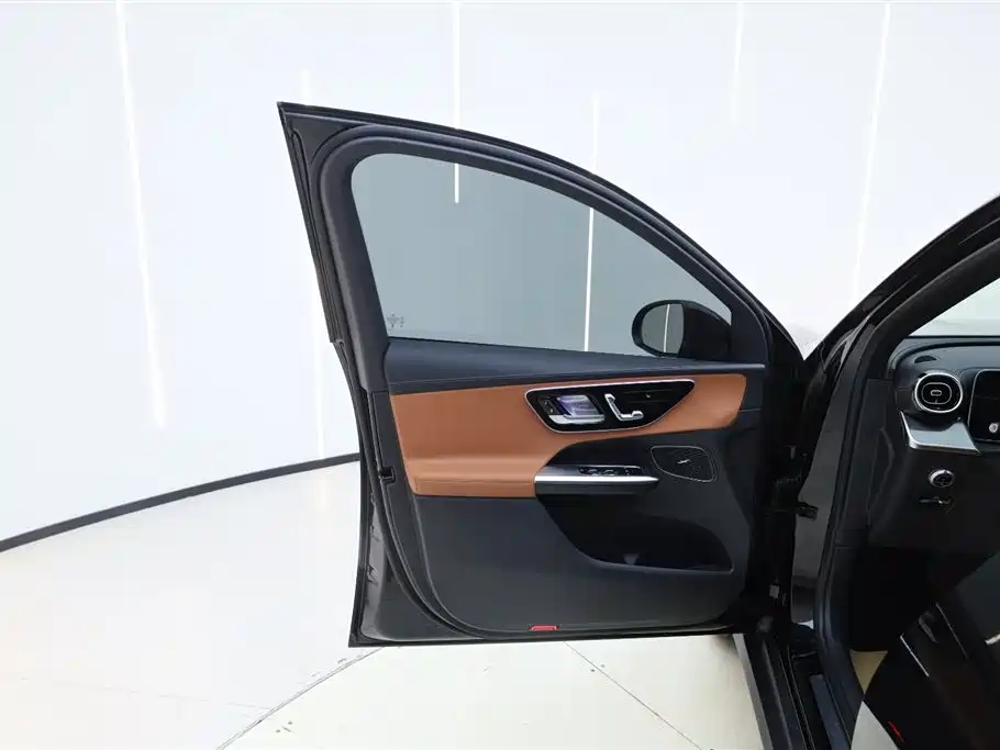 Mercedes-Benz GLC 260 L 4MATIC Dynamic Edition 2025