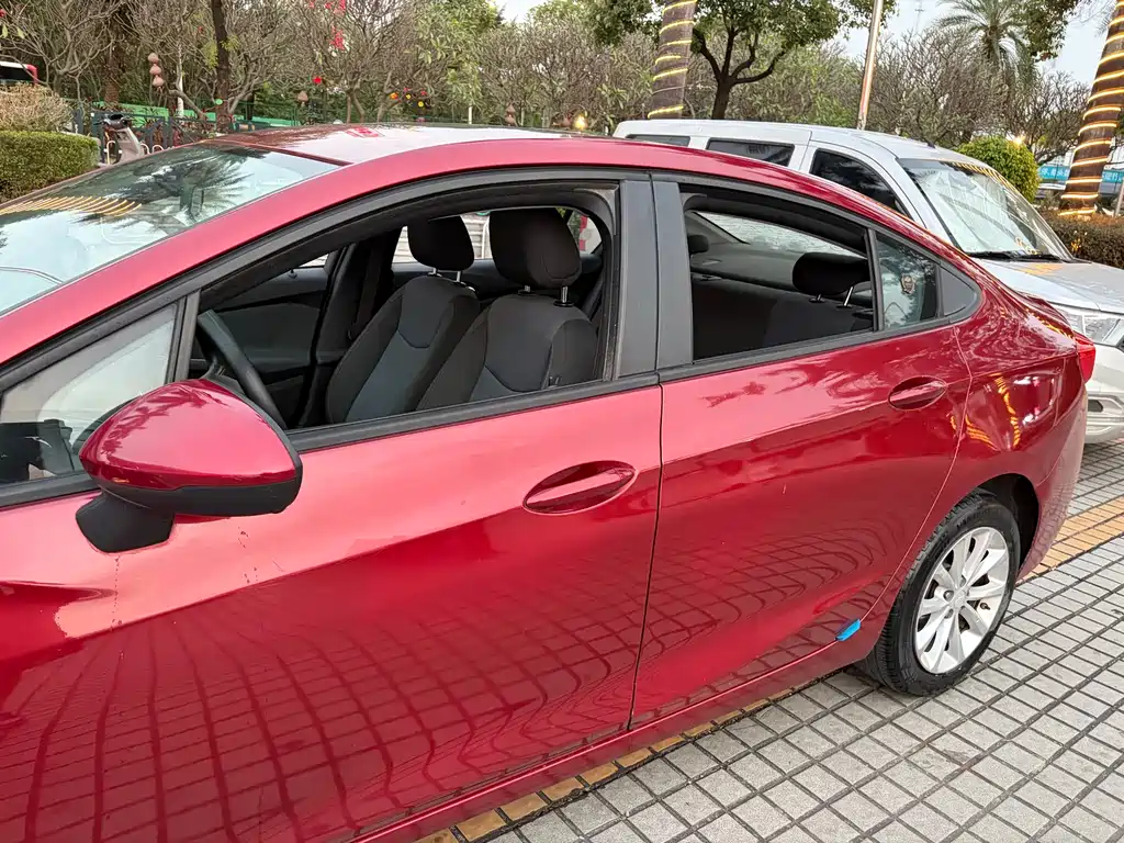 Chevrolet Cruze 2017 1.5L Automatic Pioneer Sunroof Edition