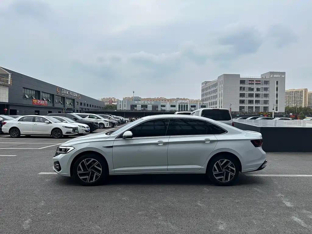 Volkswagen Sagitar 2024 300TSI DSG Beyond Edition