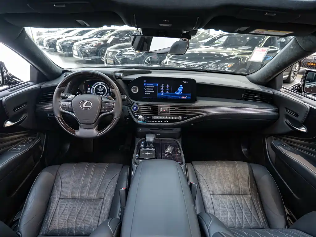 Lexus LS 2021 500h Luxury Edition