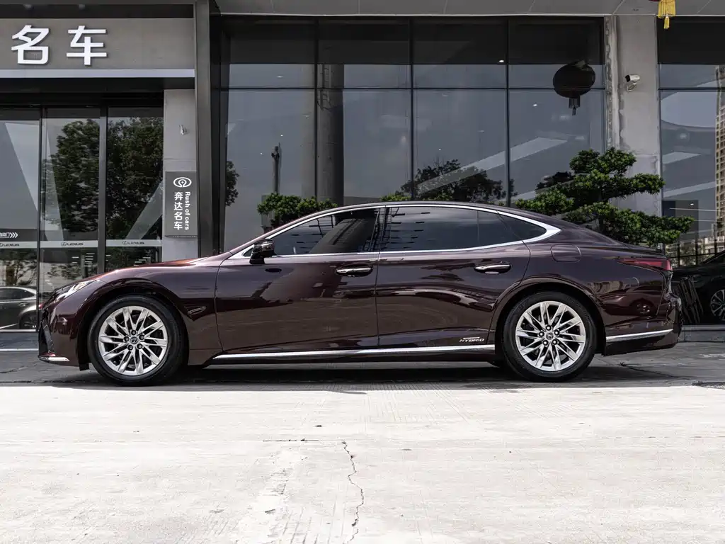Lexus LS 2021 500h Luxury Edition