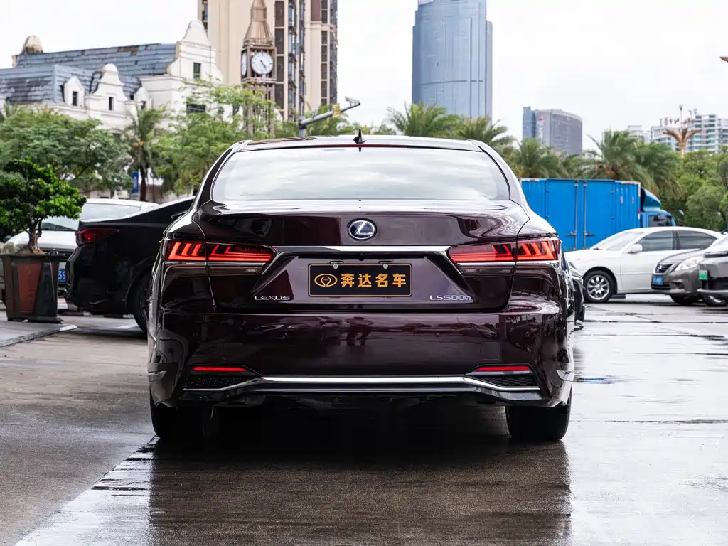 Lexus LS 2018 500h Executive Edition China V