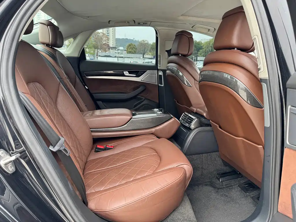 Audi S8 2013 model S8 4.0 TFSI quattro