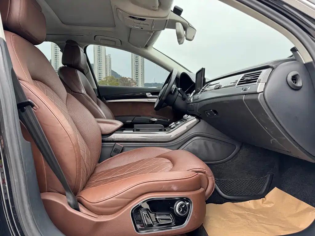 Audi S8 2013 model S8 4.0 TFSI quattro