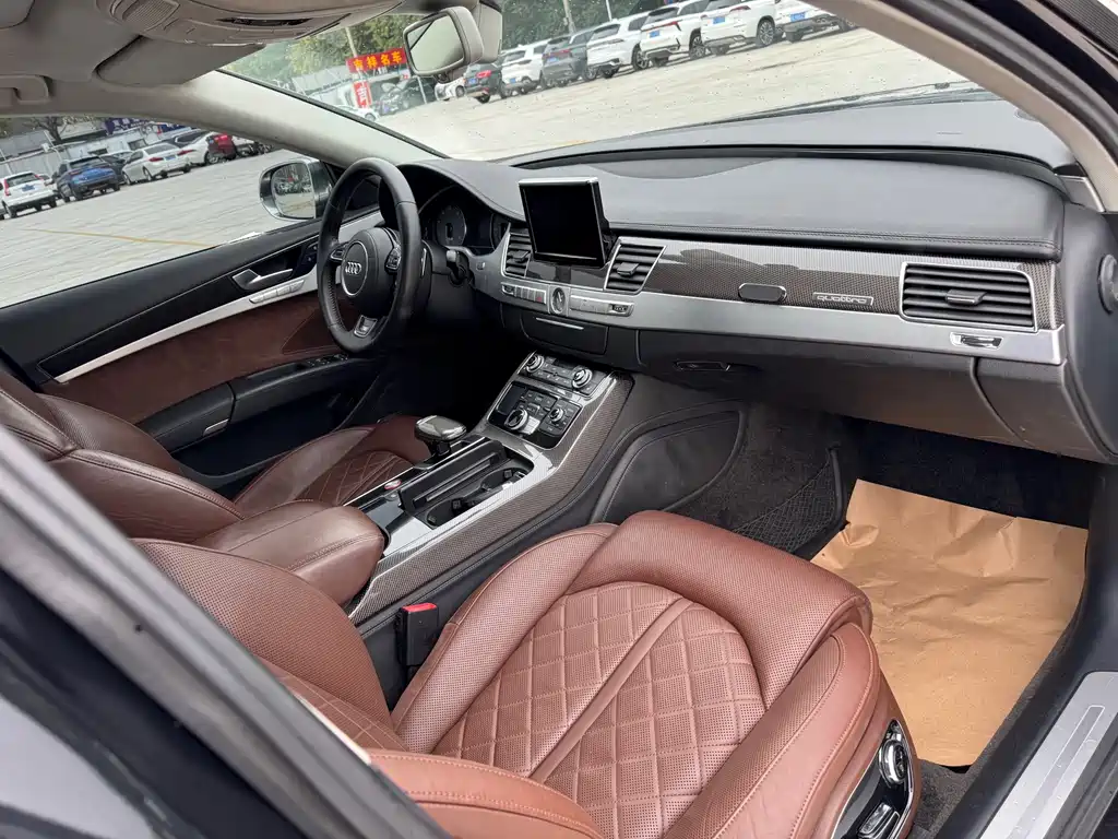 Audi S8 2013 model S8 4.0 TFSI quattro
