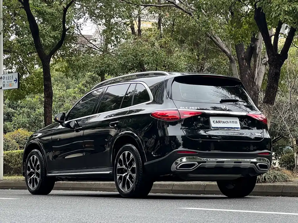 Mercedes-Benz GLC 2023 GLC 260 L 4MATIC Dynamic 5-seat Model