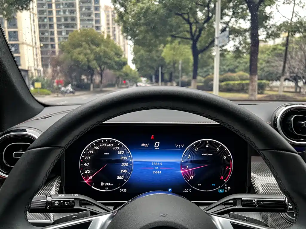 Mercedes-Benz GLC 2023 GLC 260 L 4MATIC Dynamic 5-seat Model