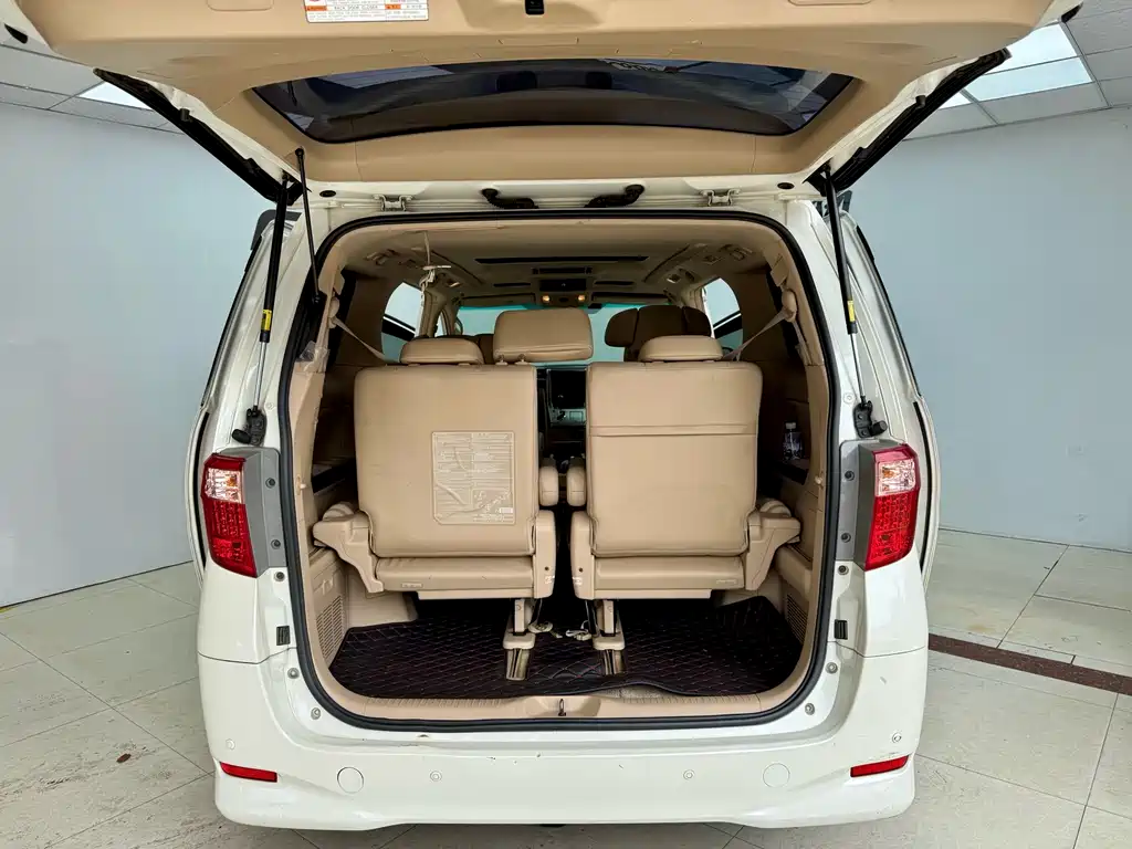 Alphard 2014 Middle East Edition