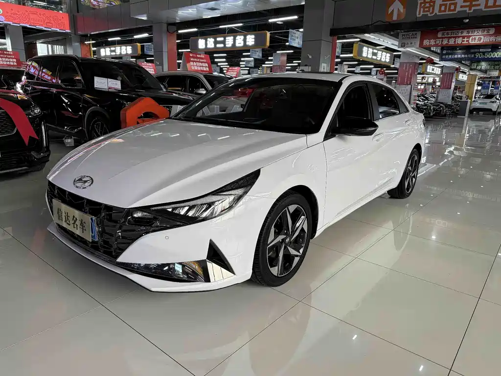 Hyundai Elantra 2022 240TGDi DCT LUX Premium Edition