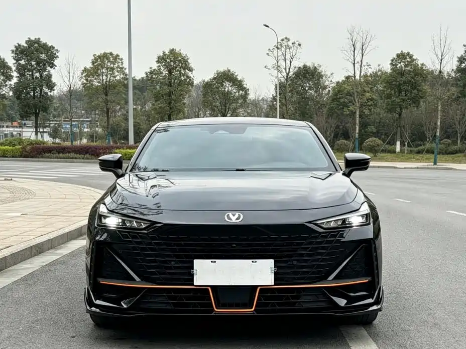 Changan UNI-V 2023 1.5T Sport Edition