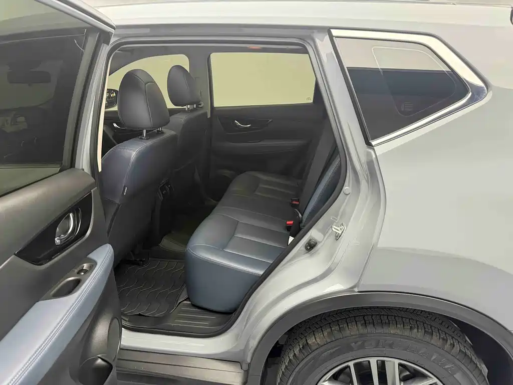 Nissan X-Trail 2025 Honor 2.0L FWD Leading Edition