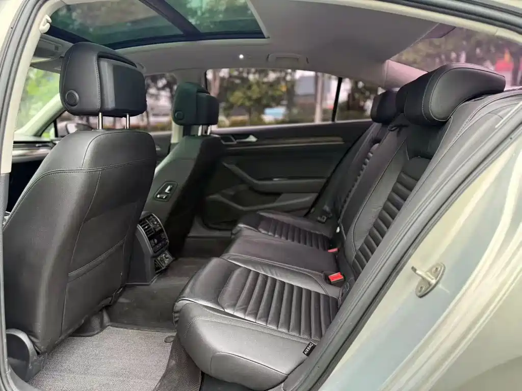 Volkswagen Passat 2018 Facelift 330TSI DSG Luxury