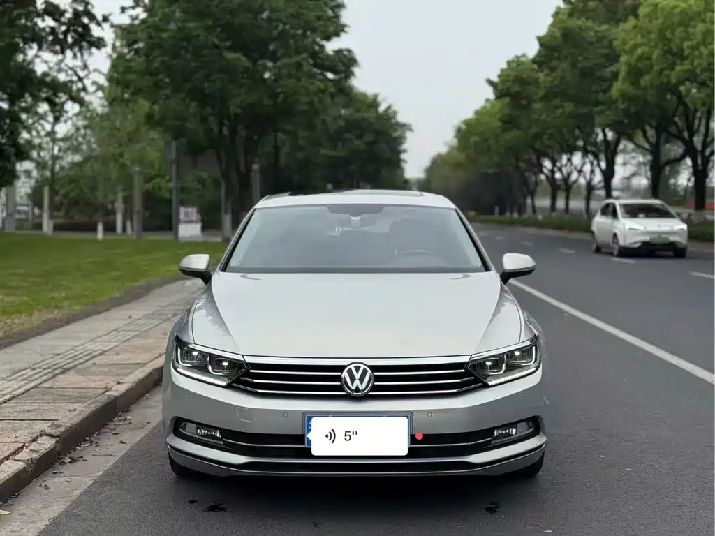 Volkswagen Passat 2018 Facelift 330TSI DSG Luxury