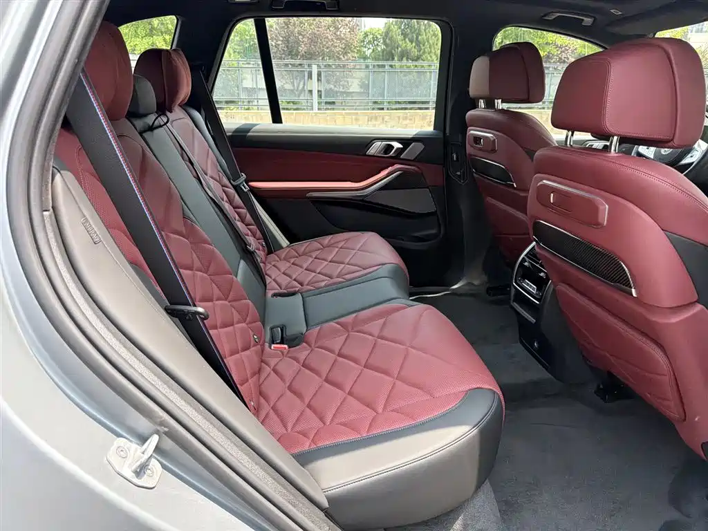 BMW X5 2025 xDrive 40Li M Sport Night Edition