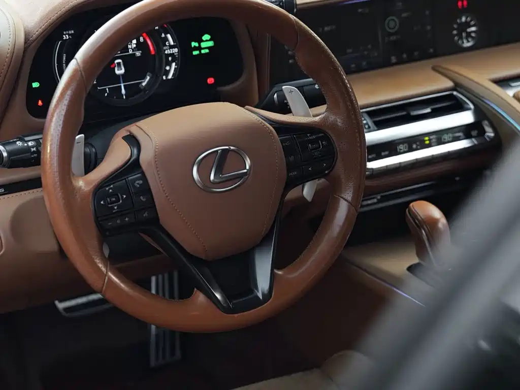 Lexus LC 500h Sport (2018)