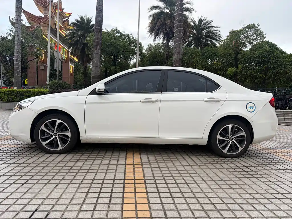 JAC iEVA50 2019 Luxury Intelligent Edition