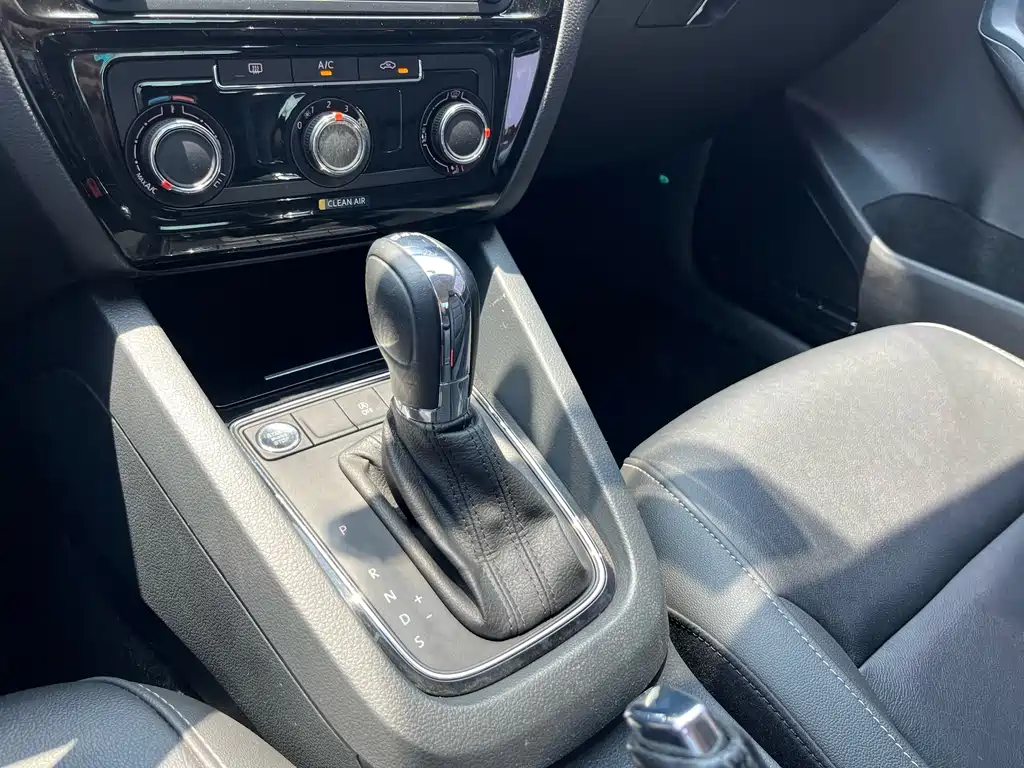 Sagitar 2018 280TSI DSG Yidong Edition