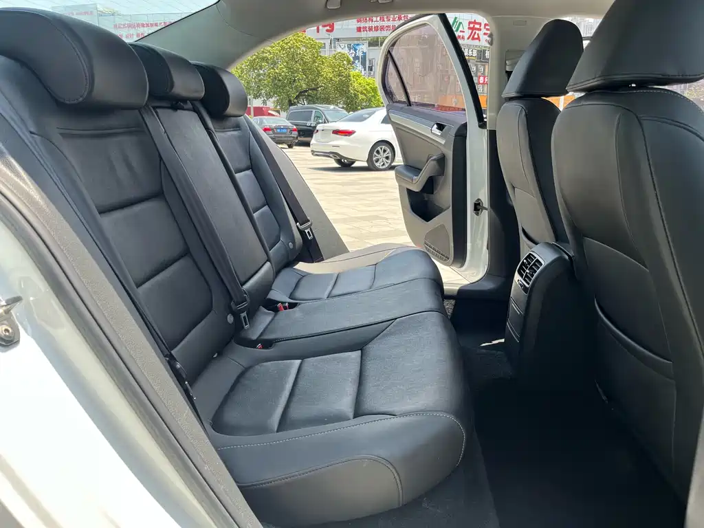 Sagitar 2018 280TSI DSG Yidong Edition