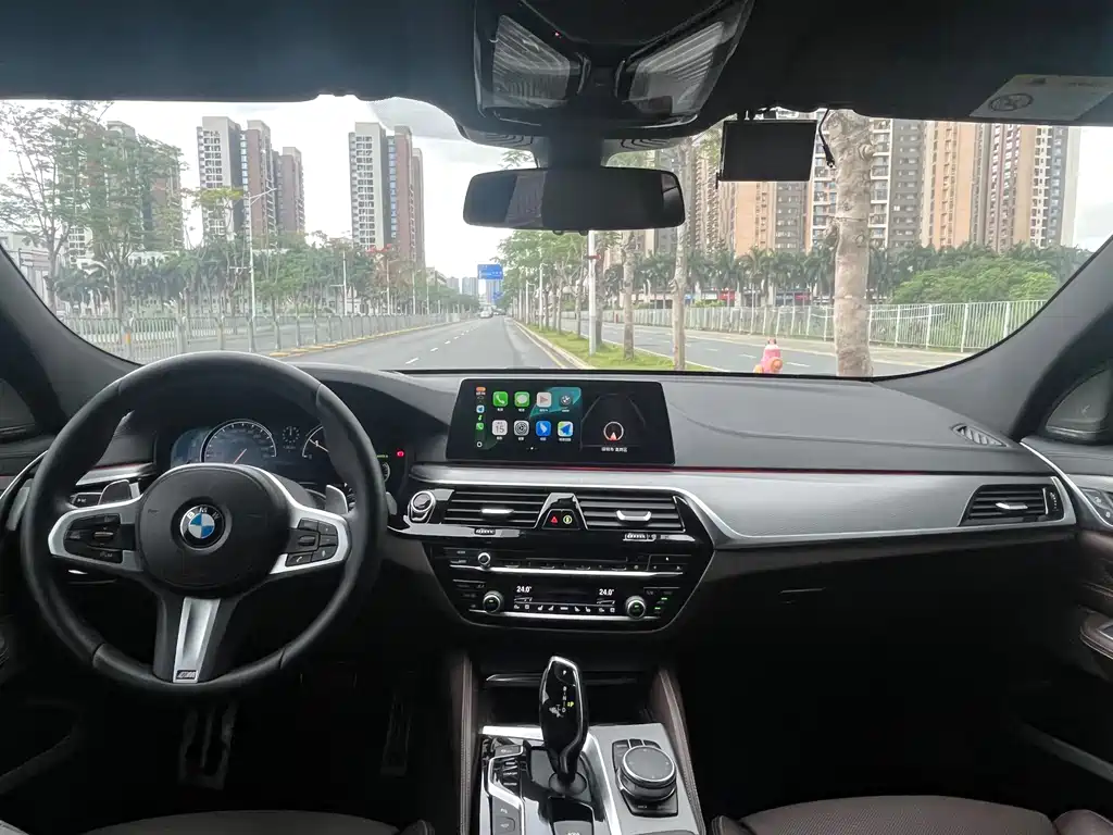 BMW 6 Series GT 2018 640i xDrive M Sport Package