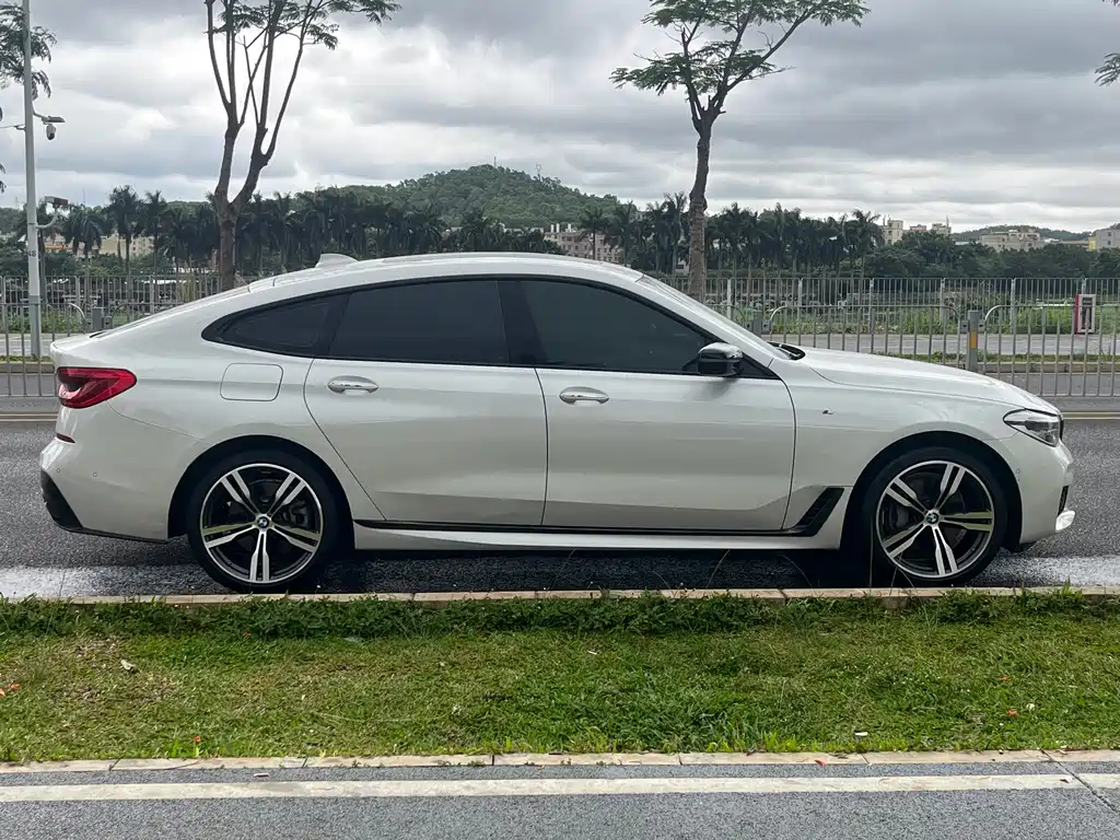 BMW 6 Series GT 2018 640i xDrive M Sport Package