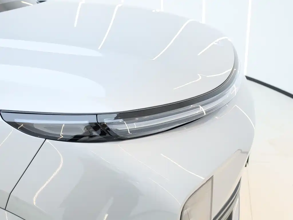 Li Auto L8 2025 Max Smart Refresh Edition