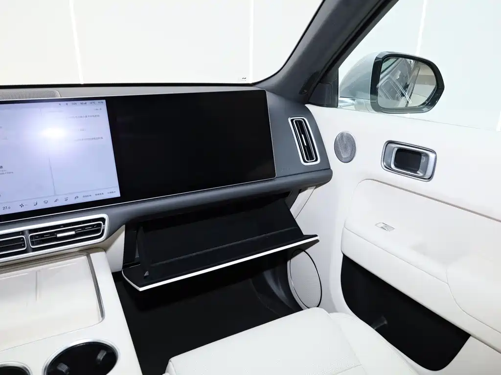 Li Auto L8 2025 Max Smart Refresh Edition