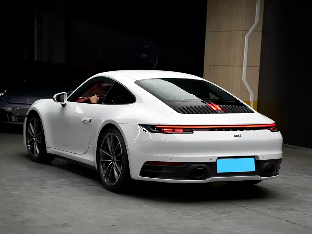 Porsche 911 2023 Carrera 3.0T