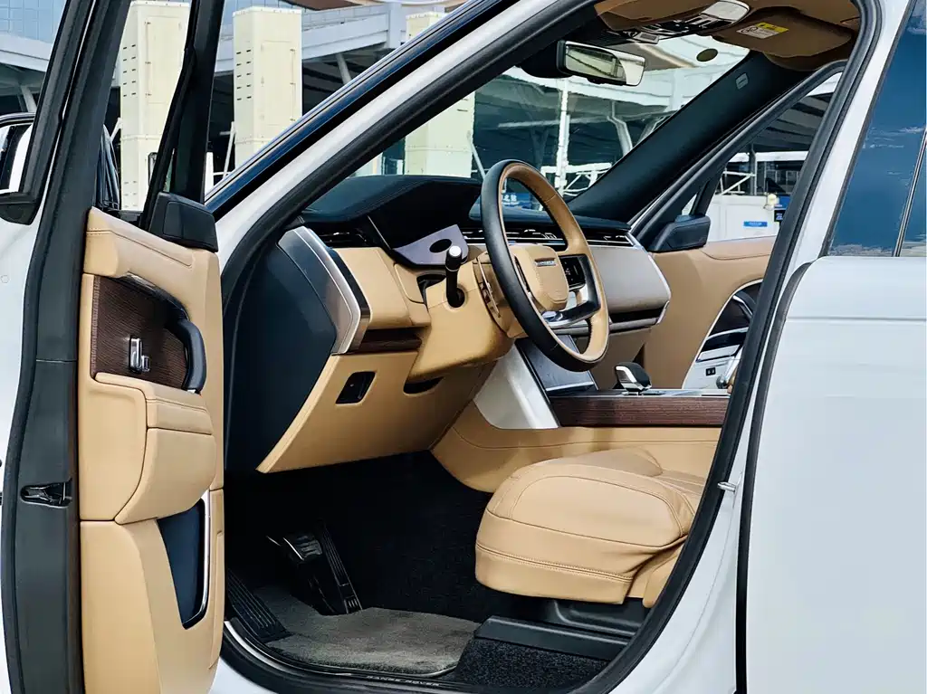 Range Rover 2024 3.0 L6 400PS Autobiography LWB