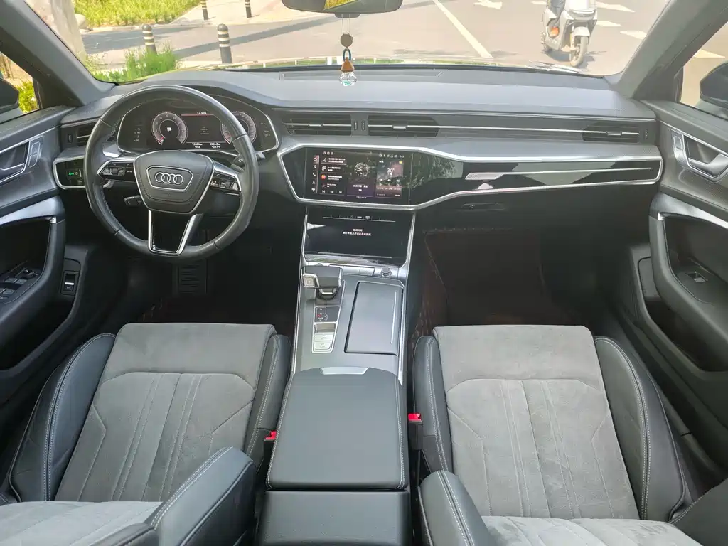 Audi A6L 2024 40 TFSI Luxury Dynamic Edition