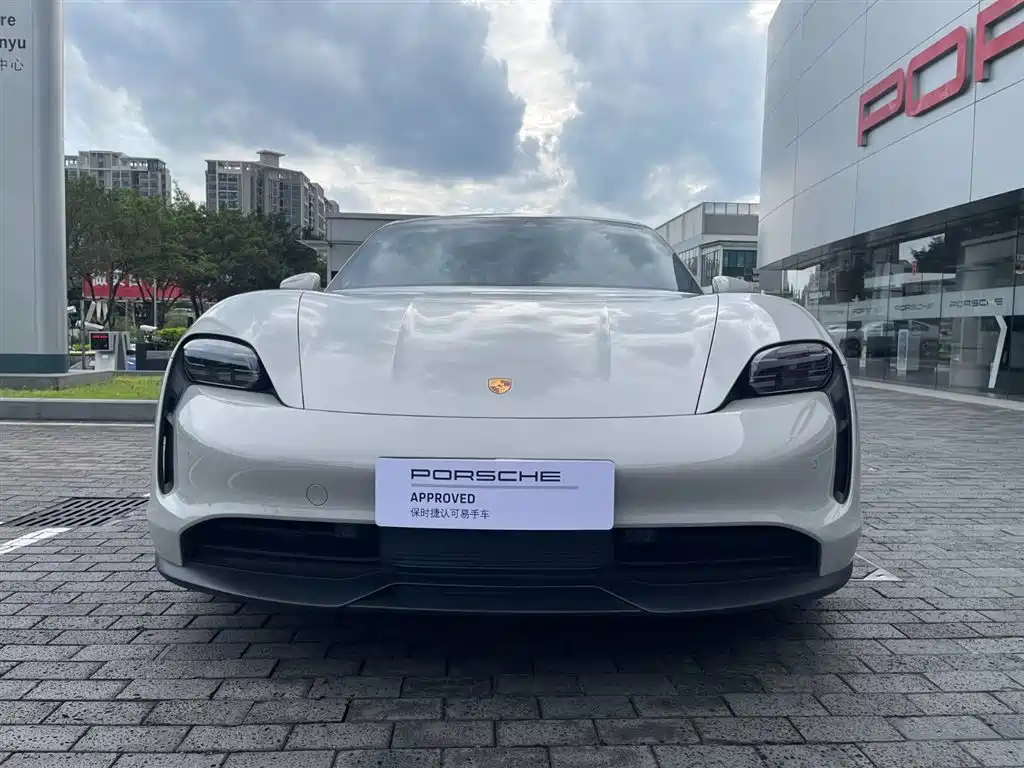 Porsche Taycan 2022