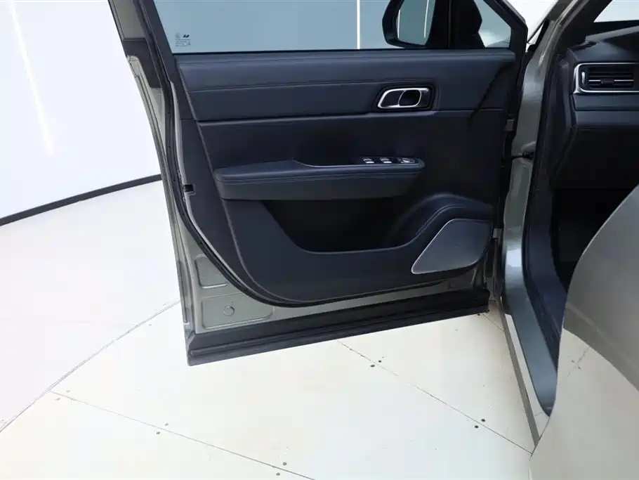 Li Auto ONE 2020 EREV 6-Seater