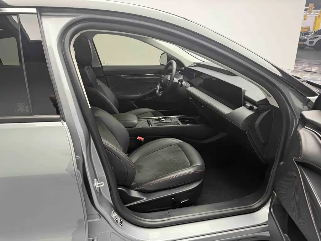 Ford Mondeo 2023 EcoBoost 180 Titanium