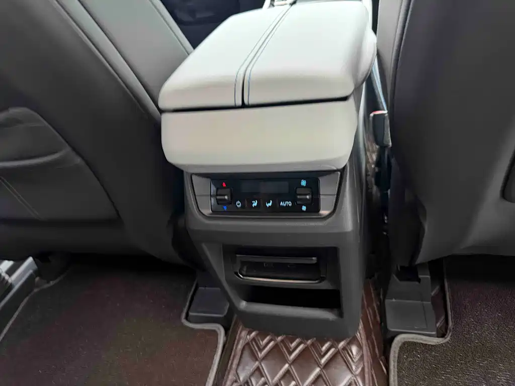2023 Ford Edge L 2.0T EcoBoost 2WD 7-Seater Luxury
